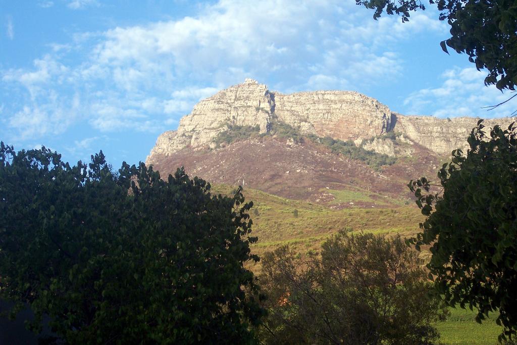 Sonklip Hotel Stellenbosch Bagian luar foto